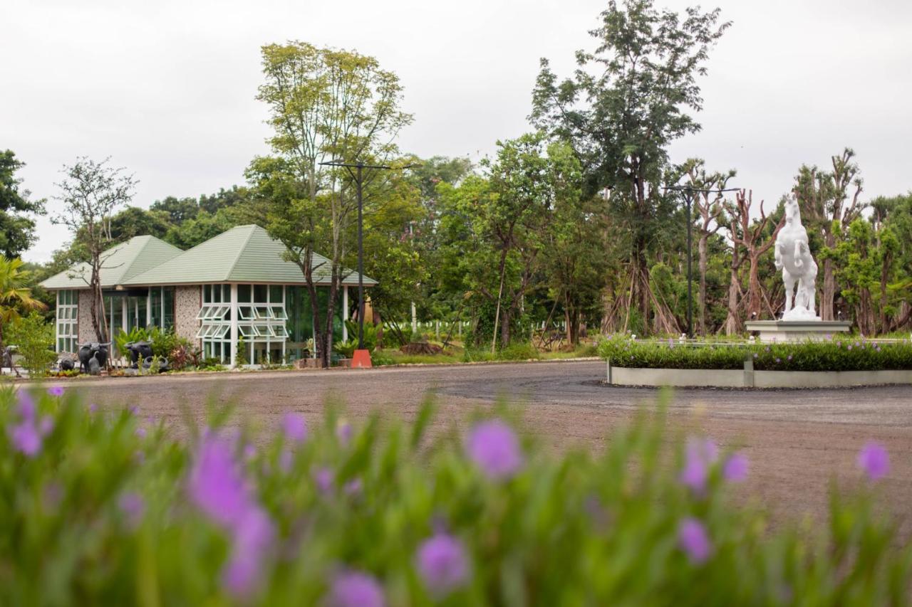 The Chamuang Forest Nakhon Nayok Eksteriør billede